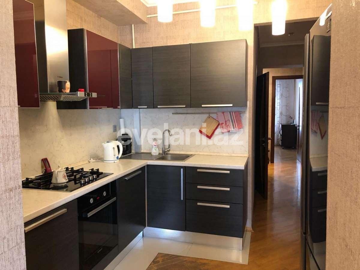 Rent, old building, 3 room, 130 m², Nasimi r.