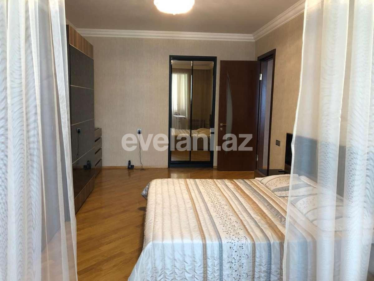 Rent, old building, 3 room, 130 m², Nasimi r.