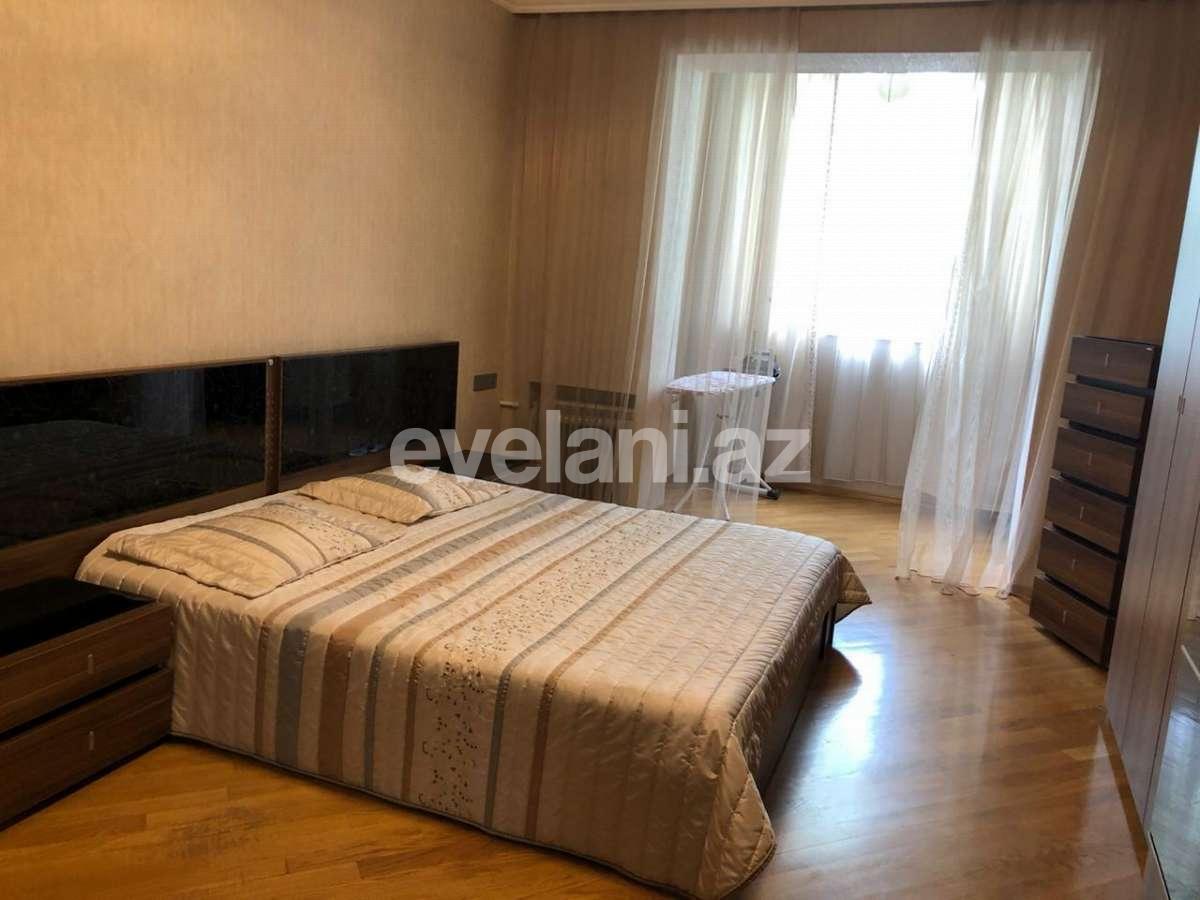 Rent, old building, 3 room, 130 m², Nasimi r.