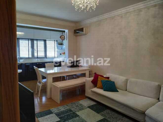 Satılır, köhnə tikili, 3 otaqlı, 60 m², Azadlıq prospekti m.