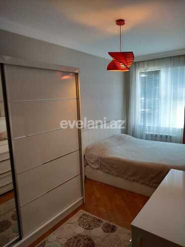 Satılır, köhnə tikili, 3 otaqlı, 60 m², Azadlıq prospekti m.