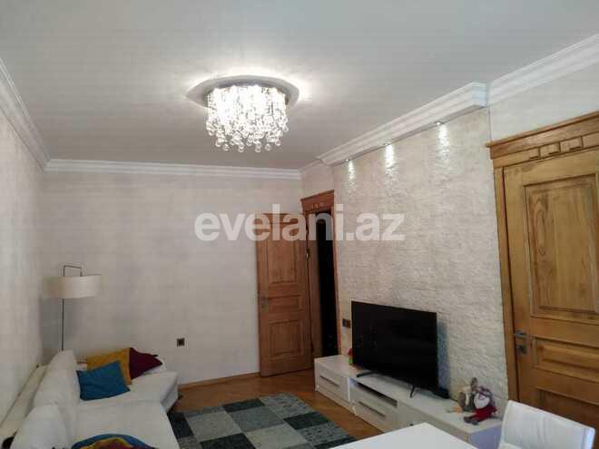 Satılır, köhnə tikili, 3 otaqlı, 60 m², Azadlıq prospekti m.