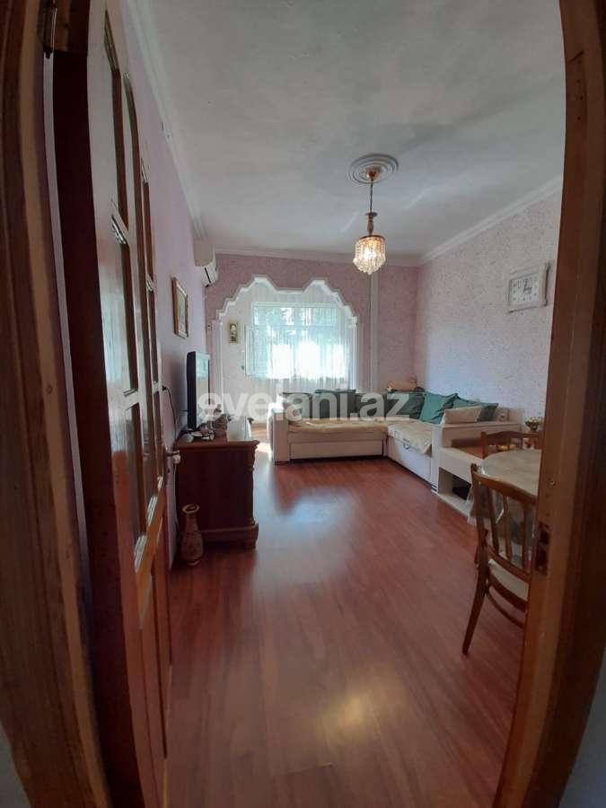 Satılır, köhnə tikili, 2 otaqlı, 53 m², Azadlıq prospekti m.