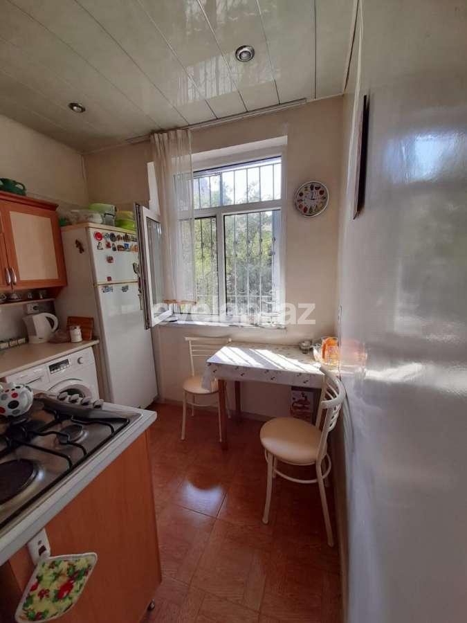 Satılır, köhnə tikili, 2 otaqlı, 53 m², Azadlıq prospekti m.