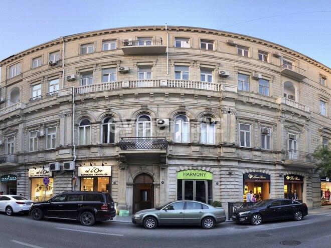 Satılır, köhnə tikili, 3 otaqlı, 90 m², Səbail r.