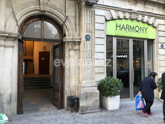 Satılır, köhnə tikili, 3 otaqlı, 90 m², Səbail r.