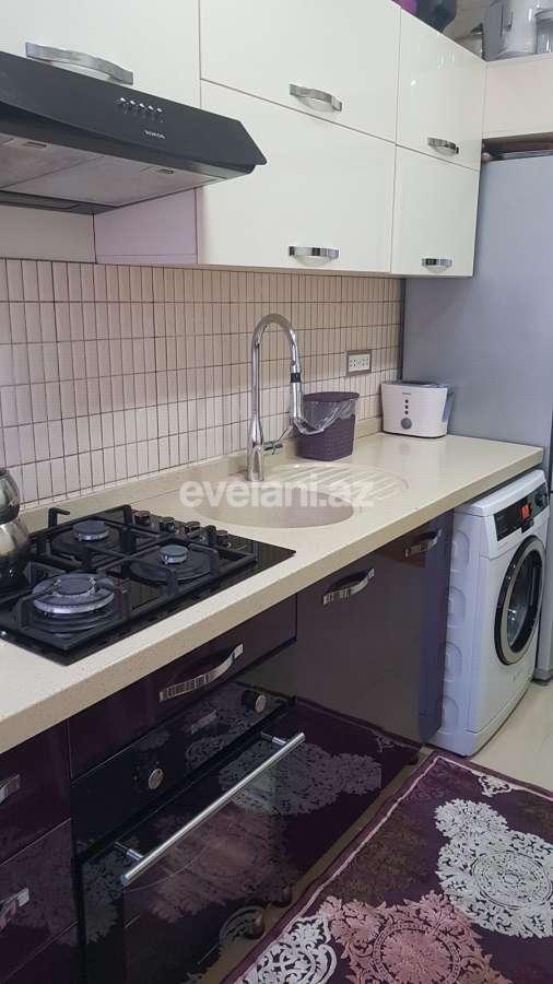 Satılır, yeni tikili, 2 otaqlı, 60 m², İnşaatçılar m.