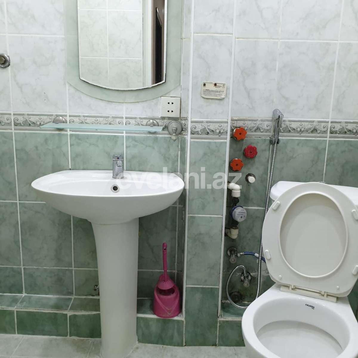 Rent, old building, 2 room, 60 m², Elmlar Akademiyası m.