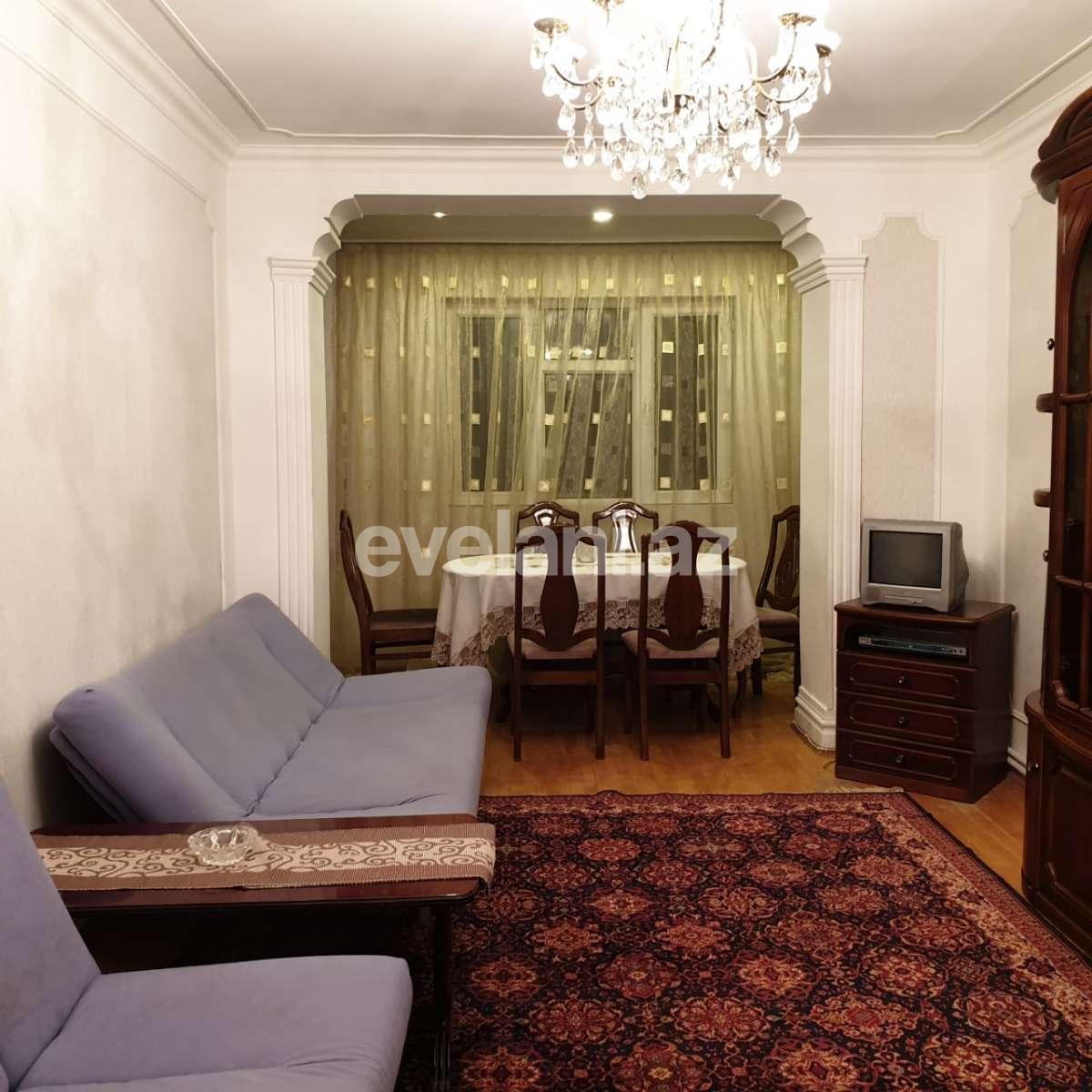 Rent, old building, 2 room, 60 m², Elmlar Akademiyası m.