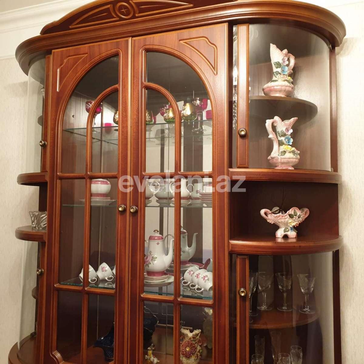 Rent, old building, 2 room, 60 m², Elmlar Akademiyası m.