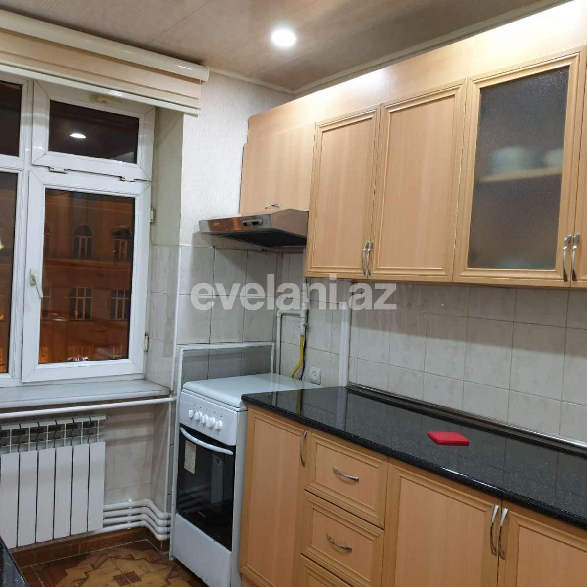 Rent, old building, 2 room, 60 m², Elmlar Akademiyası m.