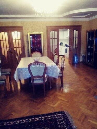 Sale, old building, 3 room, 110 m², Binagadi r.