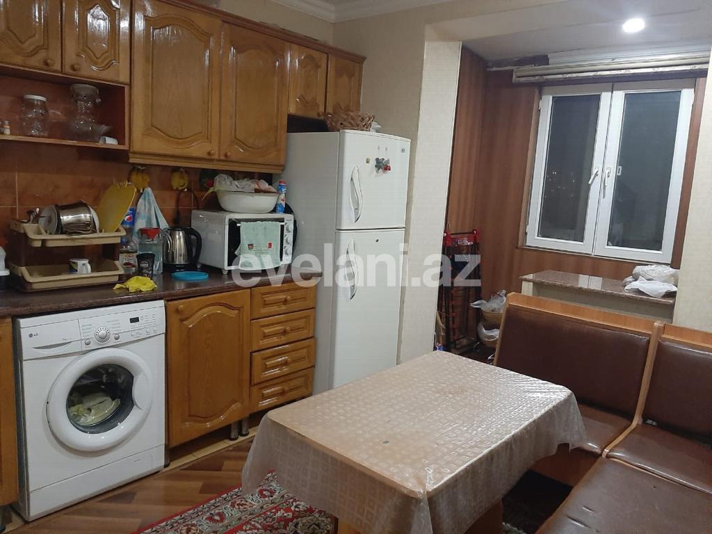 Satılır, köhnə tikili, 3 otaqlı, 72 m², Azadlıq prospekti m.