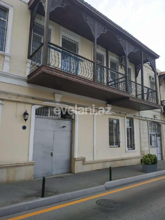 Sale, old building, 6 room, 220 m², Sabail r.