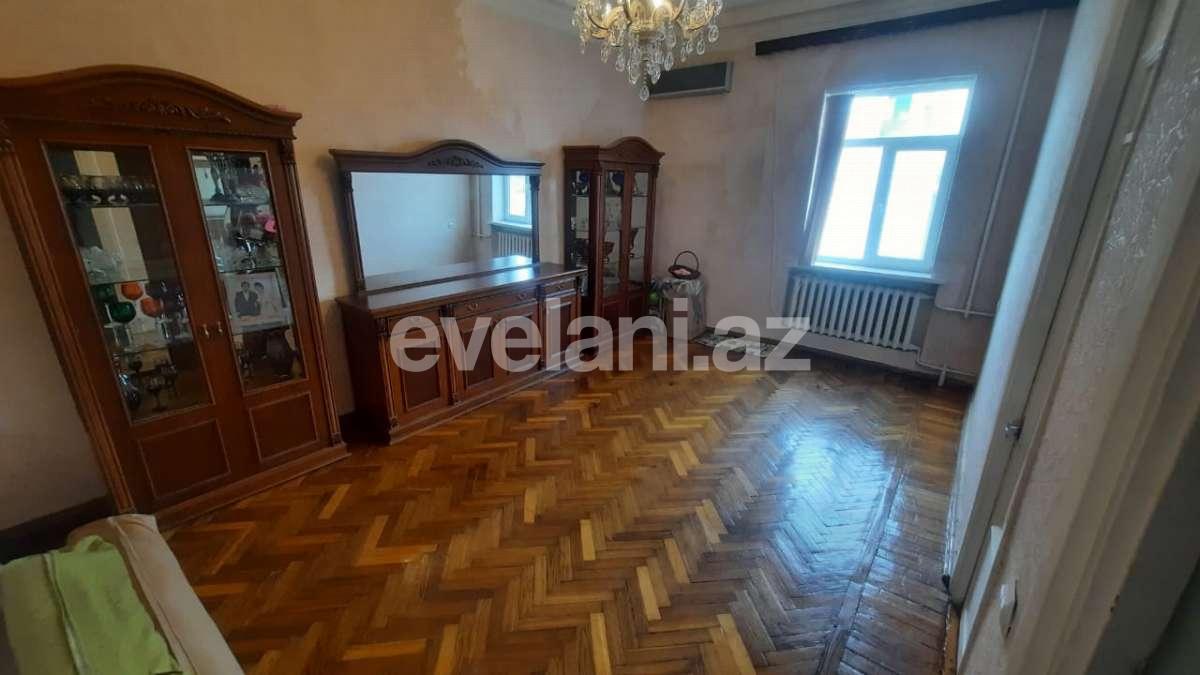 Sale, old building, 4 room, 110 m², Khatai r.