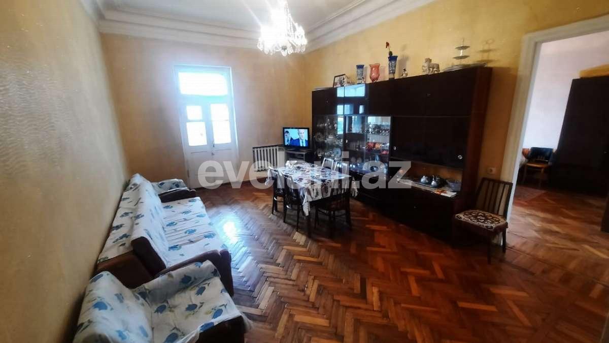 Sale, old building, 4 room, 110 m², Khatai r.
