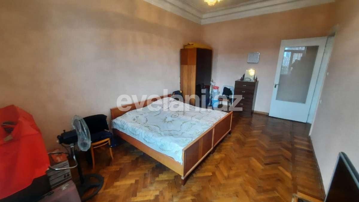 Sale, old building, 4 room, 110 m², Khatai r.