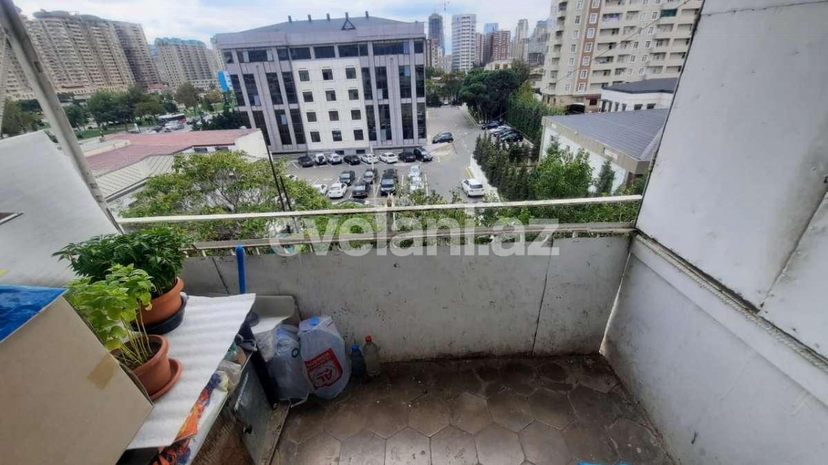 Sale, old building, 4 room, 110 m², Khatai r.