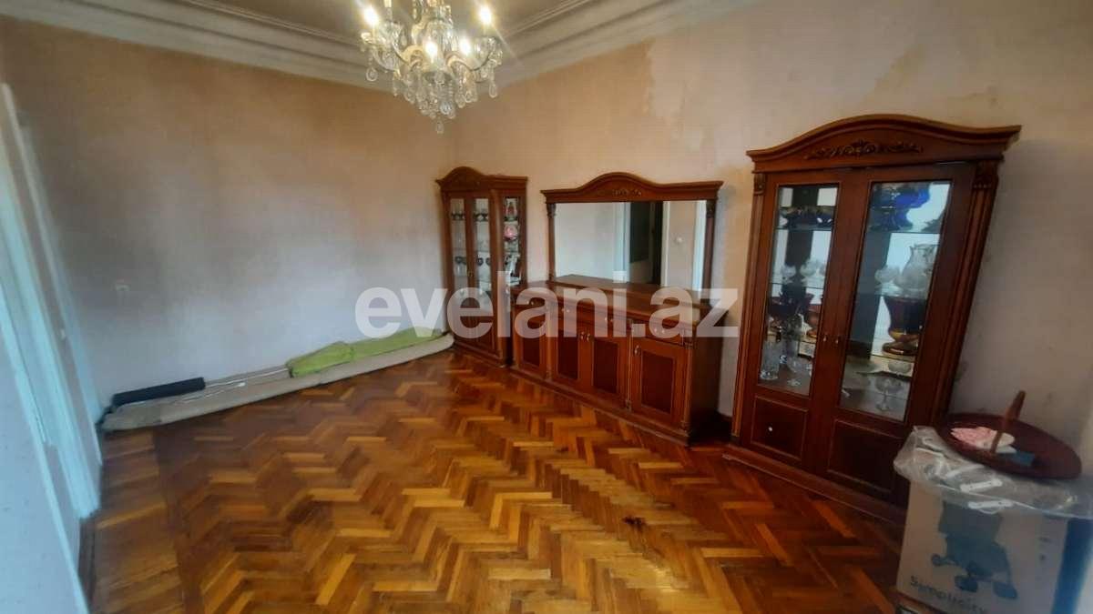 Sale, old building, 4 room, 110 m², Khatai r.