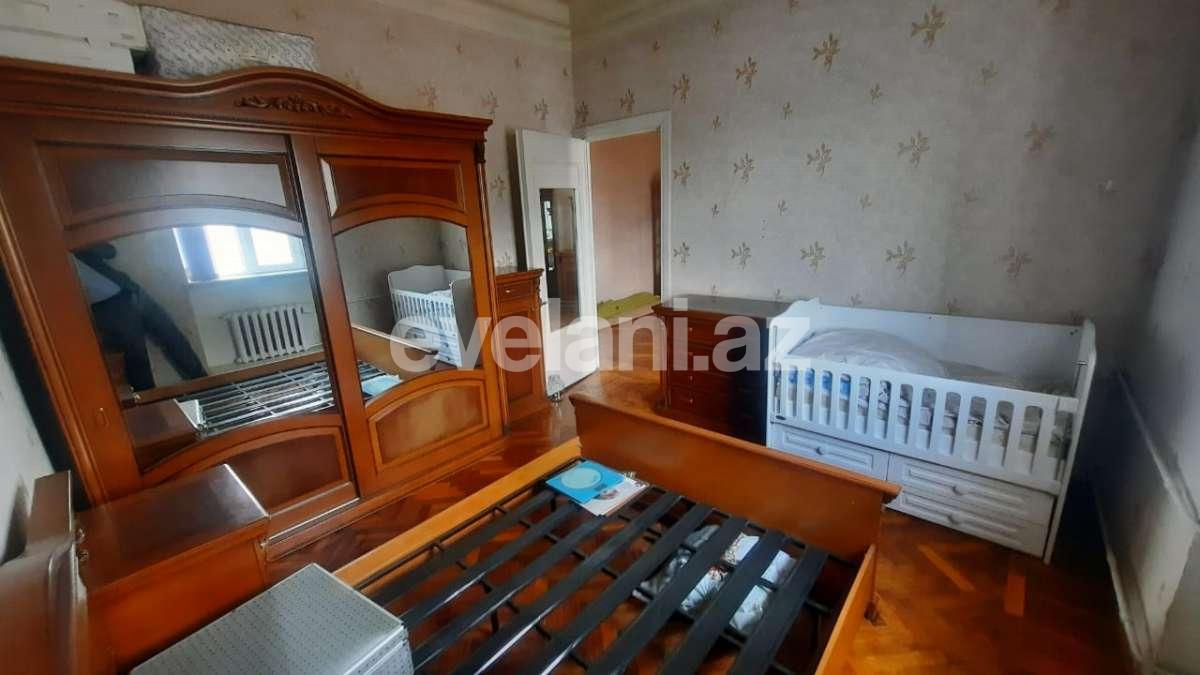 Sale, old building, 4 room, 110 m², Khatai r.