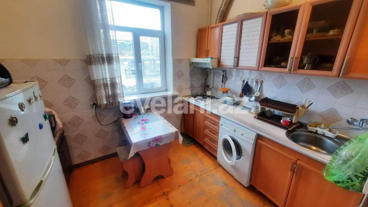 Sale, old building, 4 room, 110 m², Khatai r.