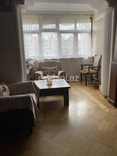 Продаётся, вторичка, 3-комнаты, 70 m², Низами m.