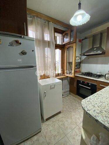 Продаётся, вторичка, 3-комнаты, 70 m², Низами m.