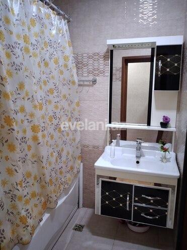 Satılır, köhnə tikili, 4 otaqlı, 100 m², Xalqlar Dostluğu m.