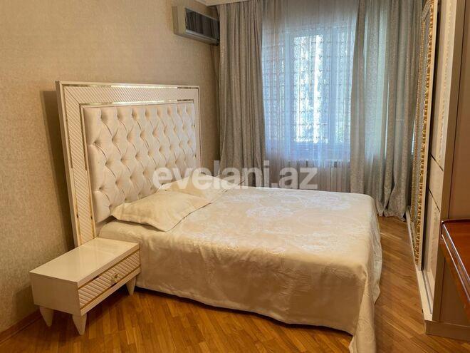 Sale, old building, 4 room, 100 m², Inshaatchilar m.