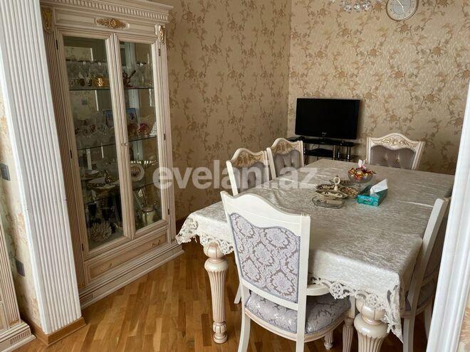 Sale, old building, 4 room, 100 m², Inshaatchilar m.