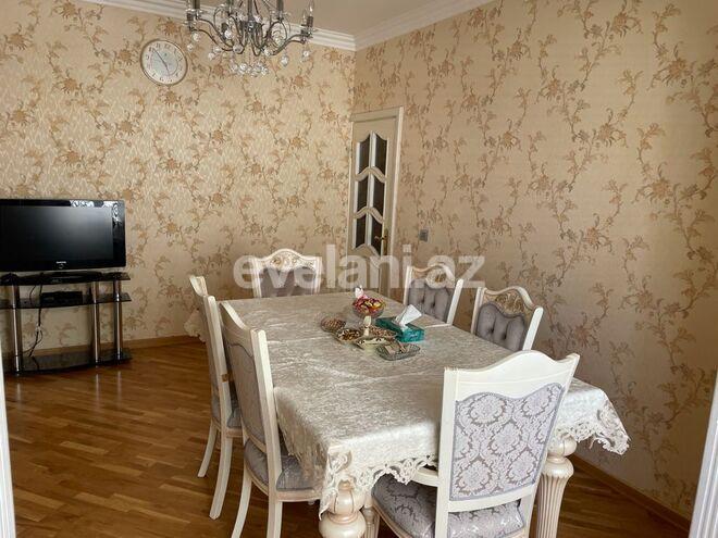 Sale, old building, 4 room, 100 m², Inshaatchilar m.