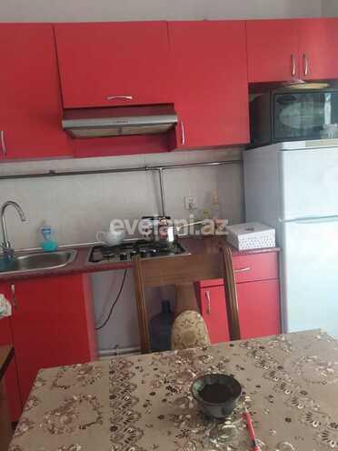 Sale, old building, 1 room, 40 m², Inshaatchilar m.