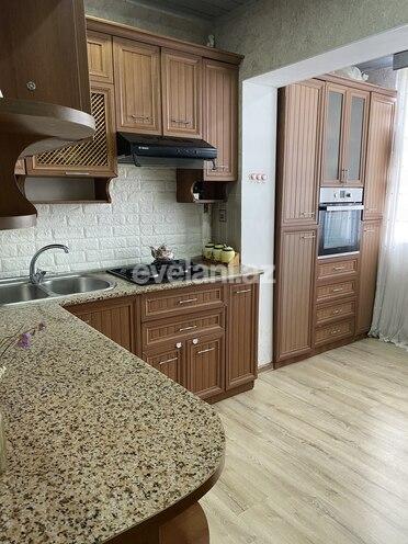 Satılır, köhnə tikili, 4 otaqlı, 120 m², Neftçilər m.