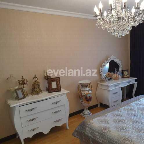 Satılır, köhnə tikili, 3 otaqlı, 80 m², Neftçilər m.