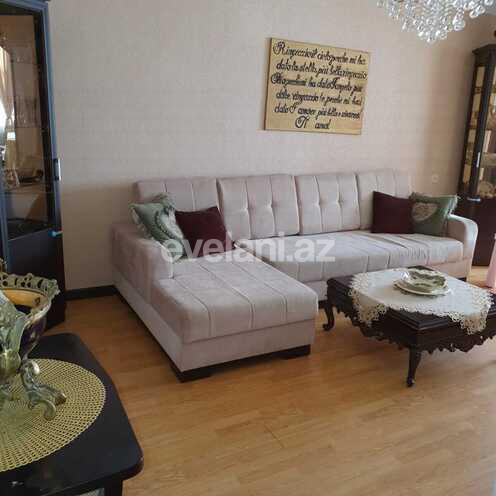 Satılır, köhnə tikili, 3 otaqlı, 80 m², Neftçilər m.