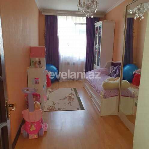 Satılır, köhnə tikili, 3 otaqlı, 80 m², Neftçilər m.