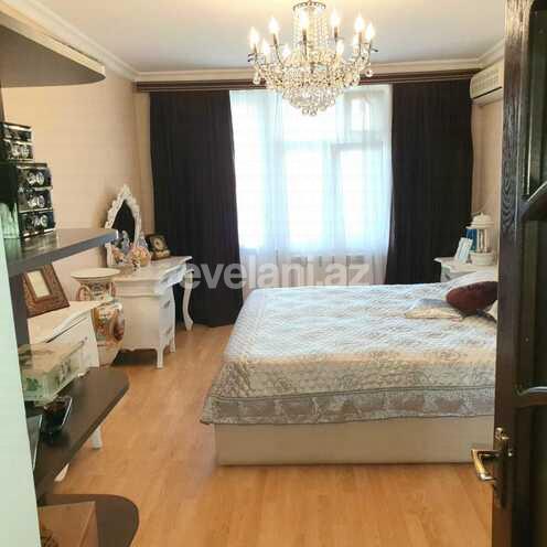 Satılır, köhnə tikili, 3 otaqlı, 80 m², Neftçilər m.