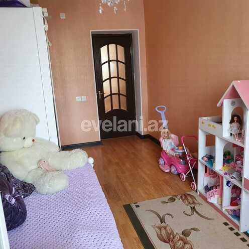 Satılır, köhnə tikili, 3 otaqlı, 80 m², Neftçilər m.