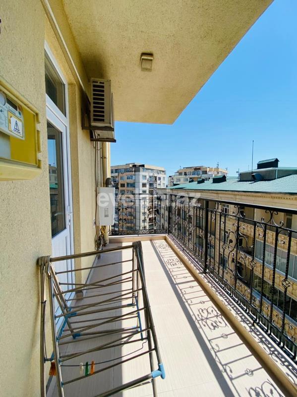 Satılır, yeni tikili, 2 otaqlı, 98 m², Azadlıq prospekti m.