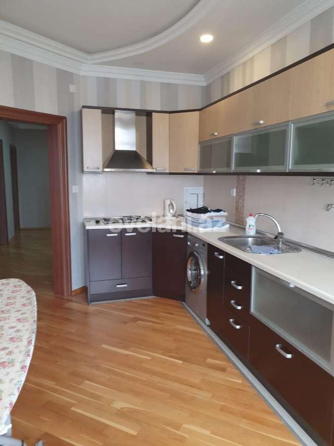 Satılır, yeni tikili, 3 otaqlı, 140 m², Azadlıq prospekti m.