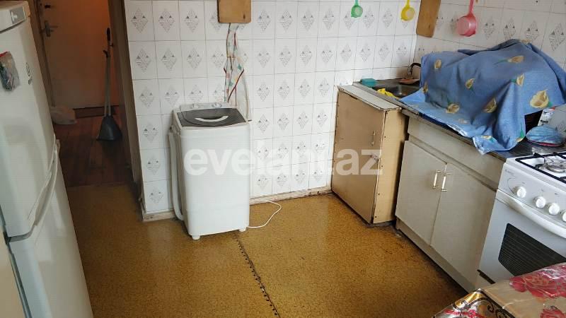 Sale, old building, 2 room, 55 m², Neftchilar m.