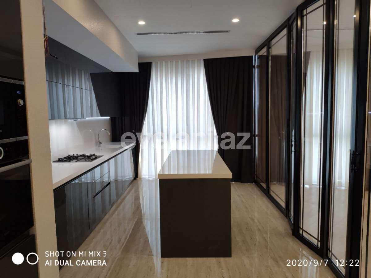 Satılır, yeni tikili, 3 otaqlı, 165 m², 28 may m.