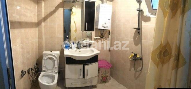 Satılır, köhnə tikili, 3 otaqlı, 65 m², Qara Qarayev m.