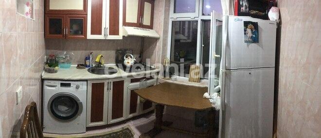 Satılır, köhnə tikili, 3 otaqlı, 65 m², Qara Qarayev m.