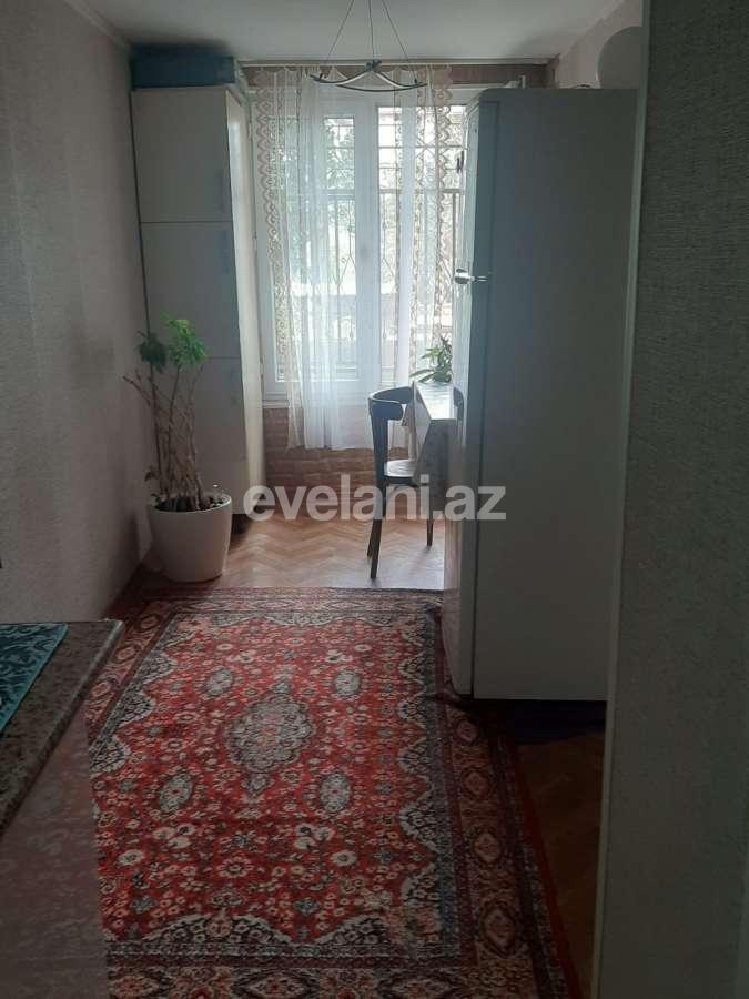 Sale, old building, 3 room, 70 m², Inshaatchilar m.