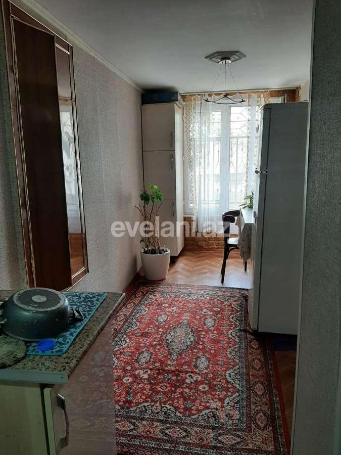 Sale, old building, 3 room, 70 m², Inshaatchilar m.