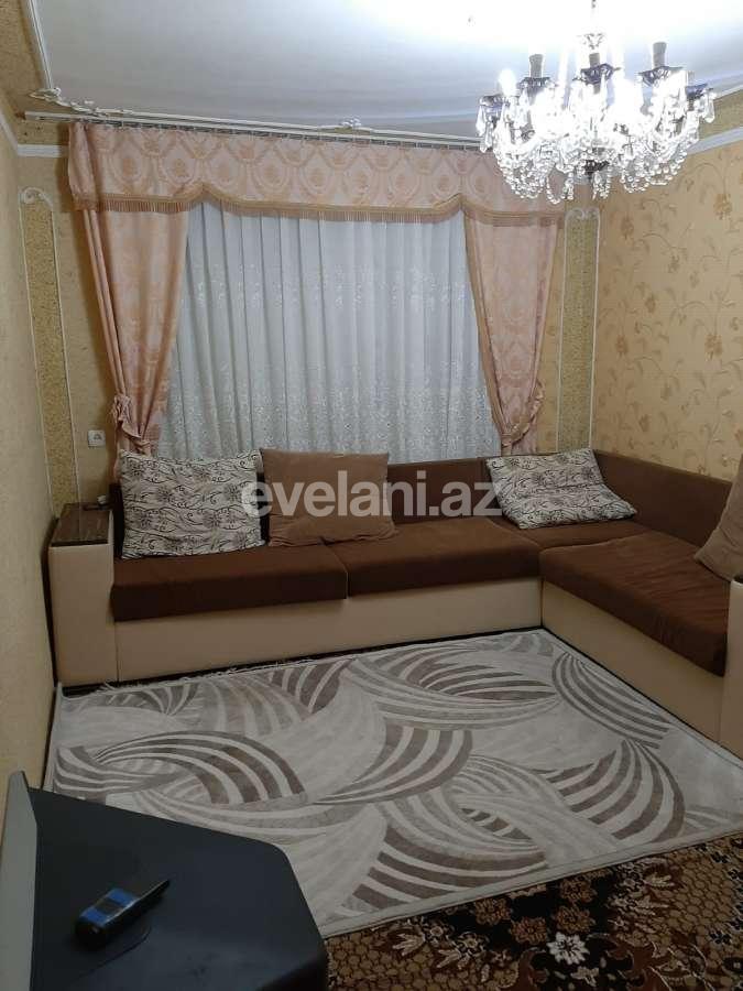 Sale, old building, 3 room, 70 m², Inshaatchilar m.