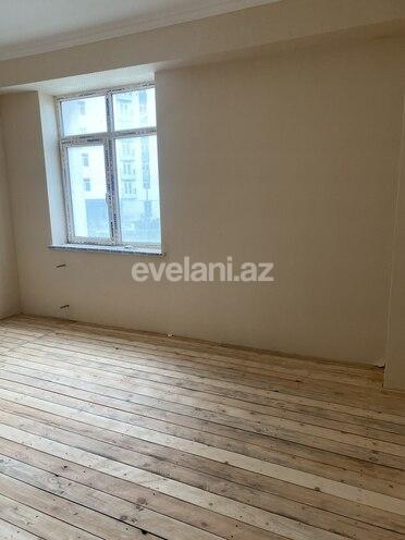 Satılır, köhnə tikili, 2 otaqlı, 66.2 m², İnşaatçılar m.