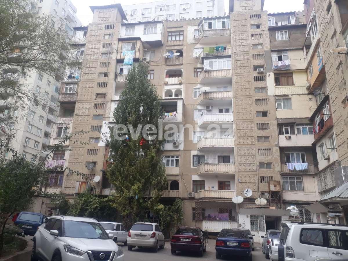 Satılır, köhnə tikili, 4 otaqlı, 90 m², İnşaatçılar m.