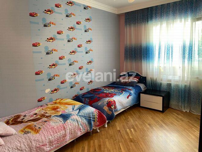 Satılır, köhnə tikili, 4 otaqlı, 90 m², İnşaatçılar m.